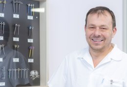 Bolesti zad potkají během života až 80 procent Čechů. Karvinská spondylochirurgie ročně pomůže stovkám pacientů vrátit se zpět do života