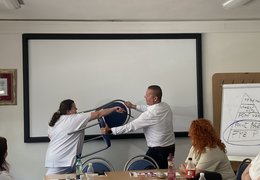 Devadesát zdravotníků Karvinské hornické nemocnice se učilo bránit proti agresi