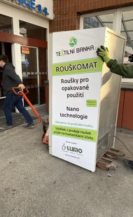 Automat zapůjčila firma Lumo.