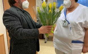 Ženy dostaly kytičku, čaj a sladkou pozornost od naší Danky.