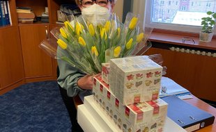 Ženy dostaly kytičku, čaj a sladkou pozornost od naší Danky.