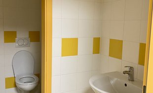 V interiéru probíhají finální úpravy.