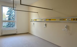 V interiéru probíhají finální úpravy.