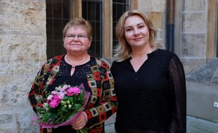 Zástupkyně staniční sestry Jaroslava Kuzníková s náměstkyní pro ošetřovatelskou péči Bc. Taťánou Bělicovou Zástupkyně staniční sestry Jaroslava Kuzníková s náměstkyní pro ošetřovatelskou péči Bc. Taťánou Bělicovou
