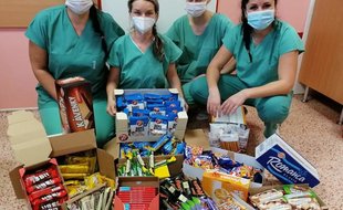 Darované pochutiny potěšily zdravotníky.