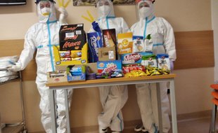 Držáčky na gumičky roušek jsou dobrým zlepšovákem.