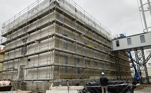 Fasáda je skoro hotová.