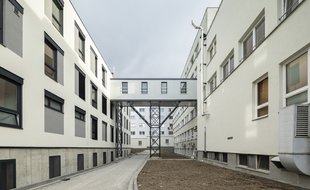 Zprovoznění nové budovy je završením 25leté usilovné práce managementu i všech zaměstnanců. Foto: archiv firmy KOMA Modular